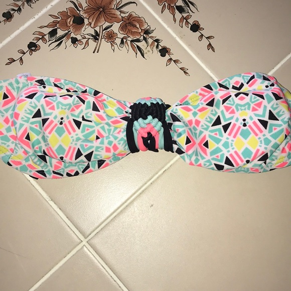 CLOSET CLOSING Geometric Print Bikini - Picture 2 of 5